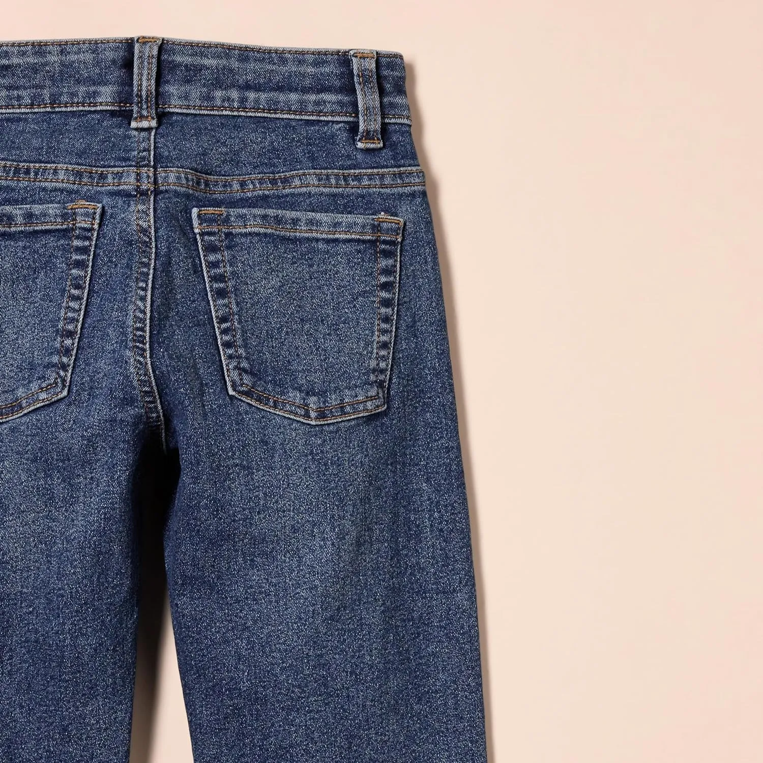 Amazon Essentials Boys' Regular Straight-Fit Jeans
