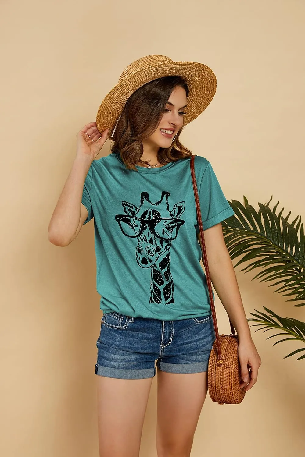 Auburet Womens Giraffe T Shirt Summer Funny Graphic Short Sleeve Crewneck Tees Casual Shirt Tops