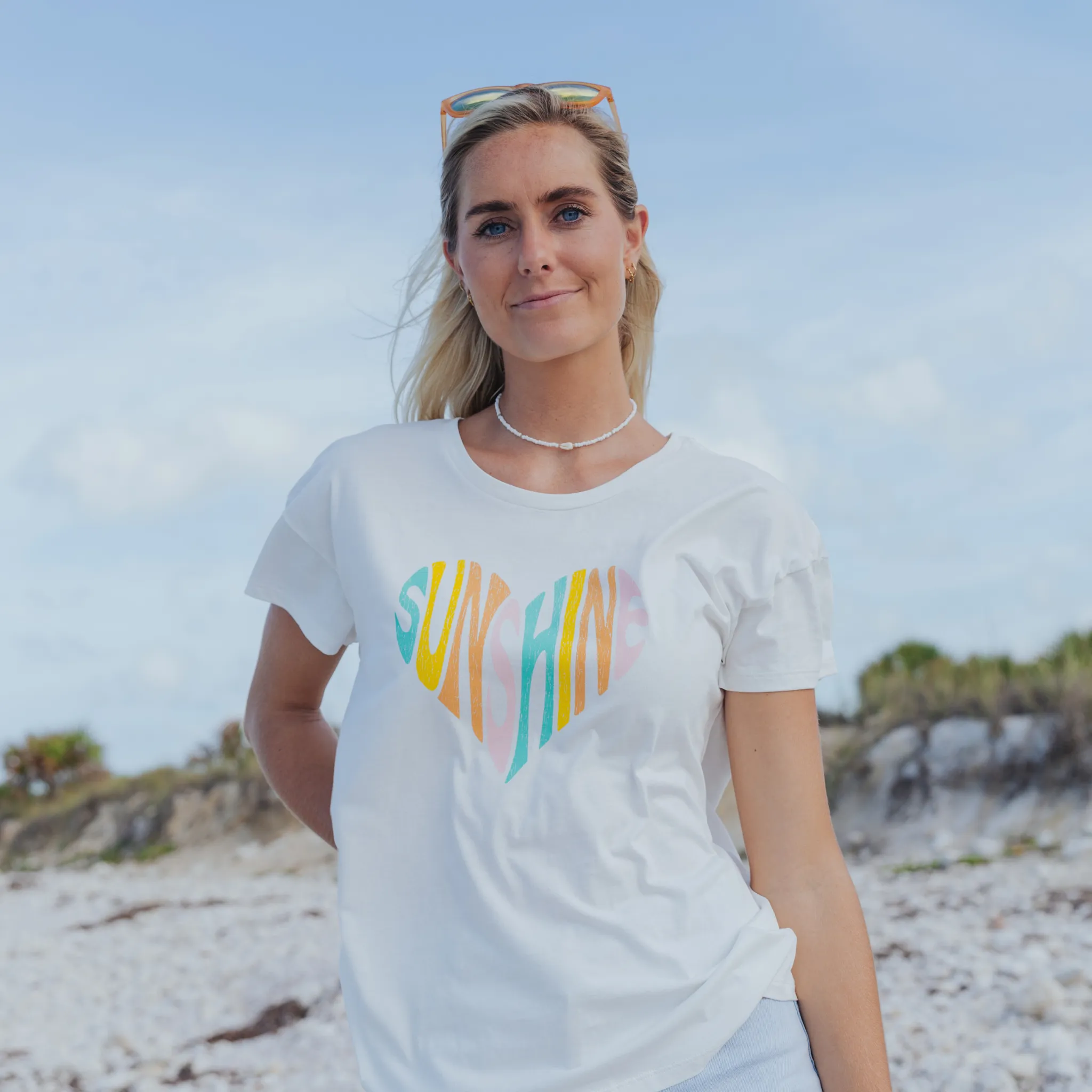 SUNSHINE HEART RELAXED FIT TEE - WHITE