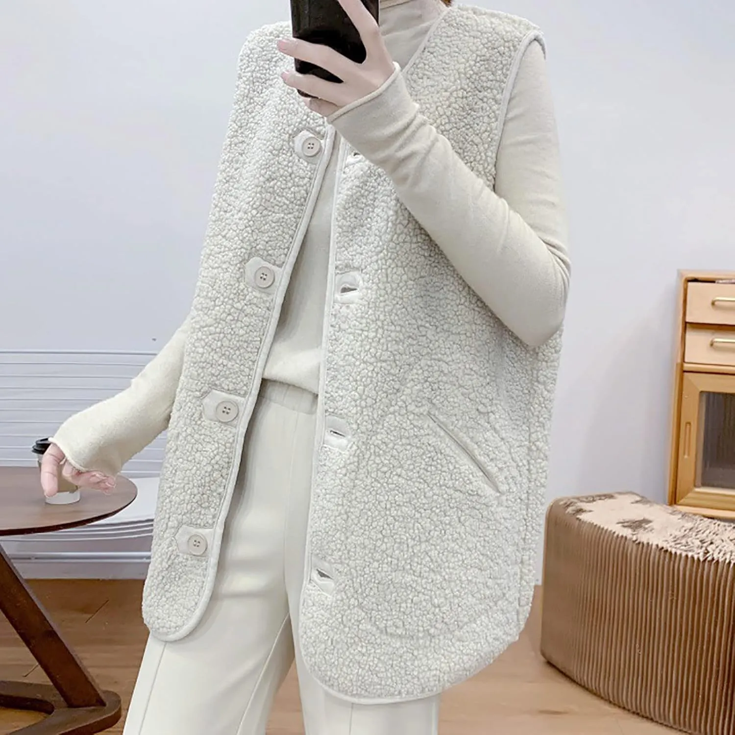 tuduoms Womens Sherpa Vest Casual Warm Fuzzy Faux Shearling Vest Sleeveless Fleece Jacket Pockets Teddy Coat Gilet for Winter